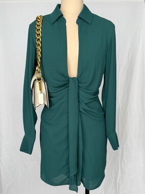 NWT Zena Dynamite Chiffon Low Plunge Neckline Long Sleeve Dress